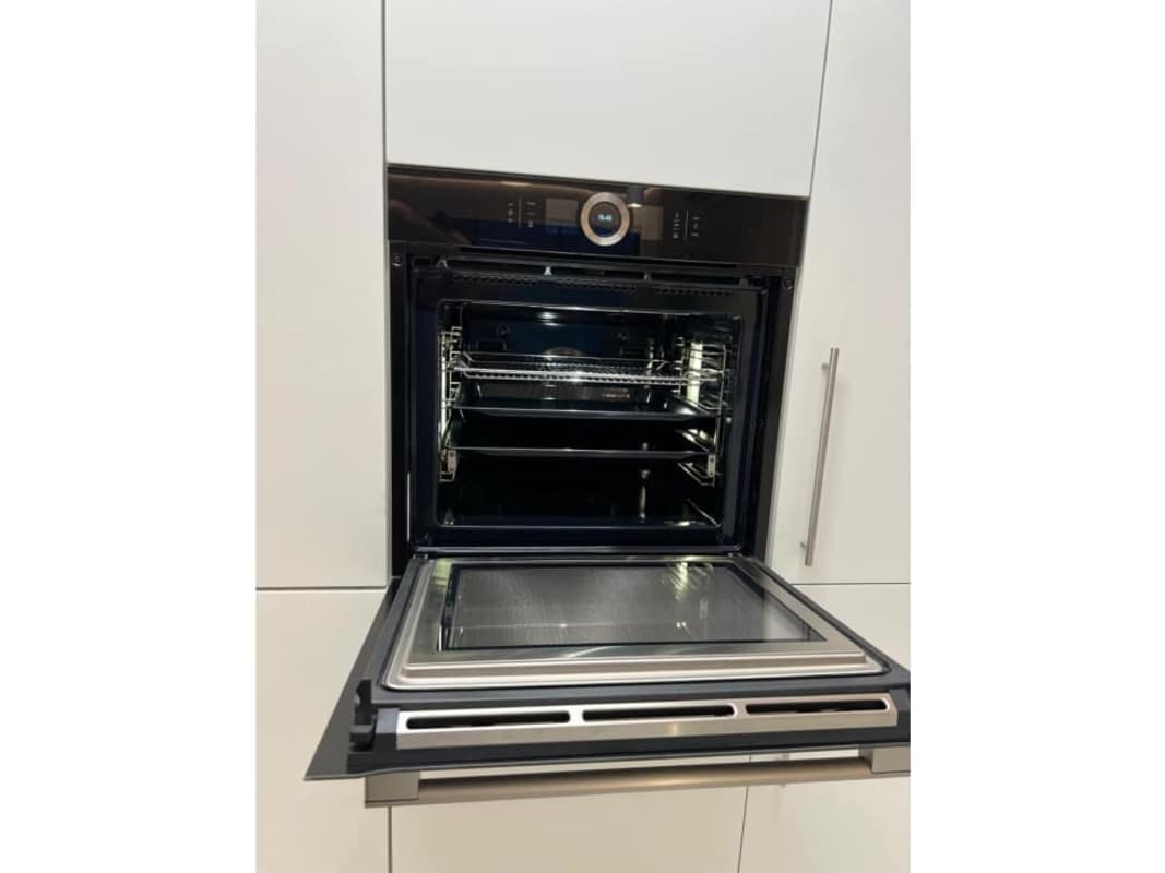 Spacious bedroom with floor-to-ceiling window, flat-screen TV in Victory Wellness Tower Panama City