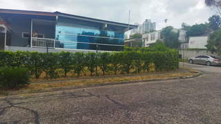 Commercial House for Sale in El Dorado - 8 bedrooms