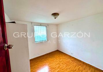 Backyard area of single-family house with garden and potential expansion space in Villas del Palmar Arraiján Panama