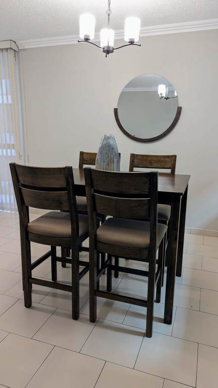 Dining space with contemporary furniture in PH Vizcaya Punta Paitilla Panama City