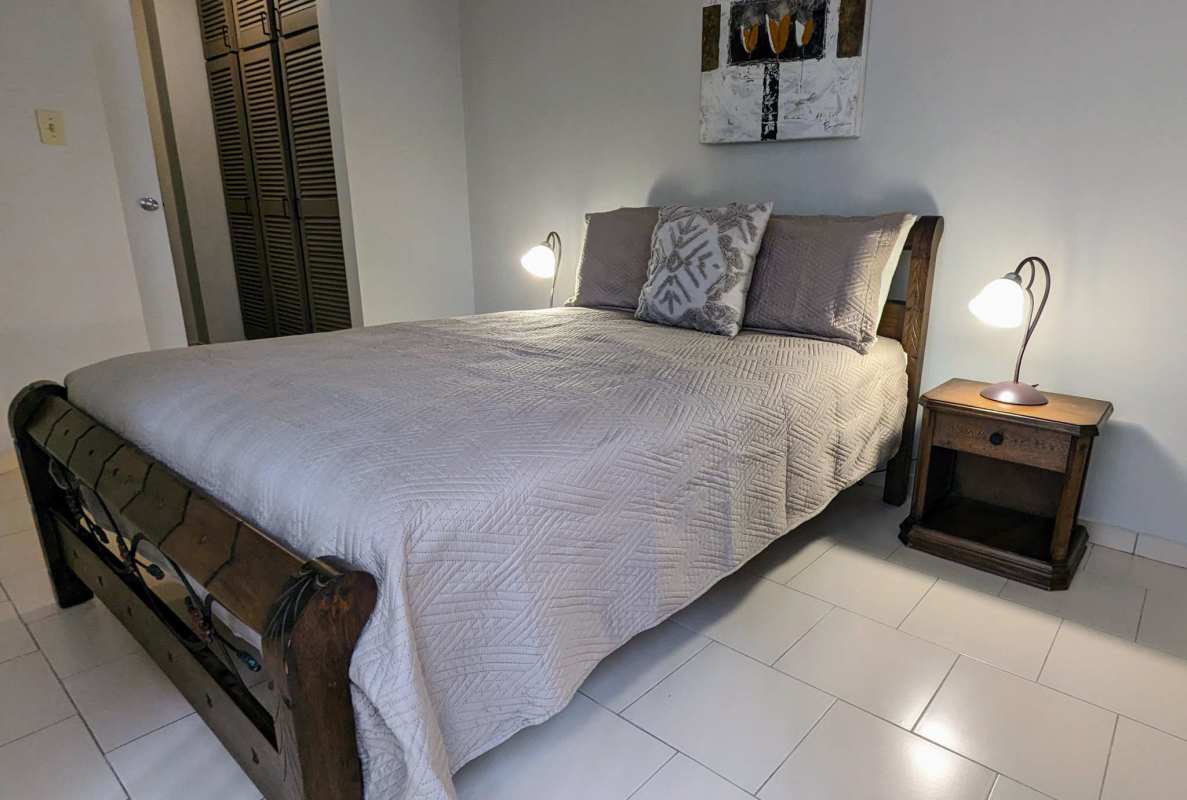 Furnished bedroom with closet and AC PH Vizcaya Punta Paitilla Panama