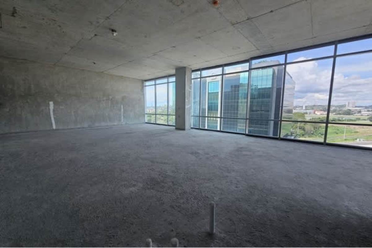 Unfinished corner corporate office unit with panoramic windows Panama