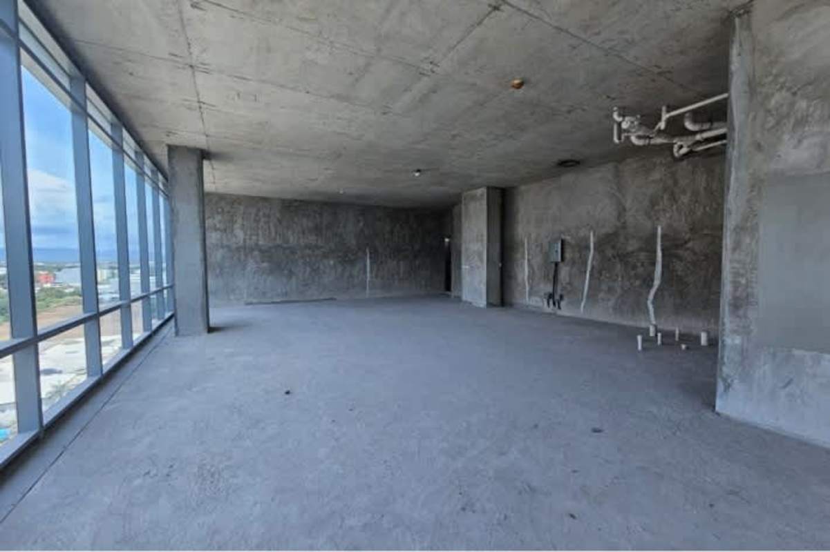 Unfinished open plan office space with city views in PH Santa Maria Business District Panama