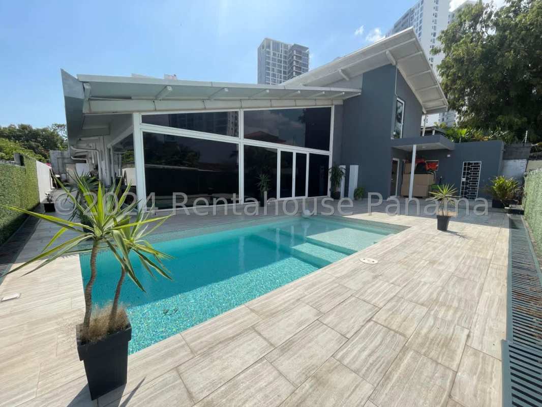 717m2 Commercial House with Pool & Terrace Coco del Mar Panama