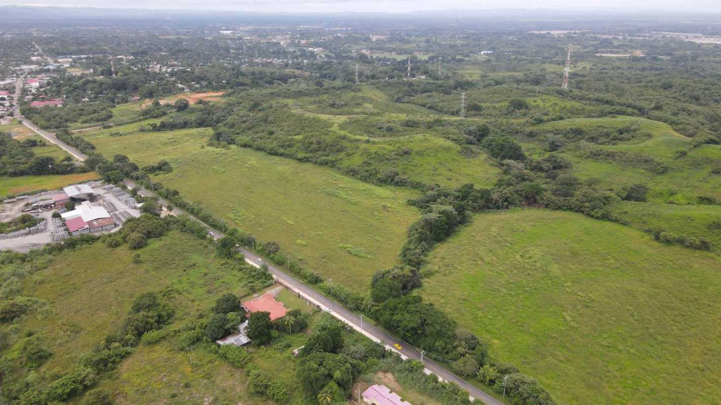 Aerial showing 128,000 m² lot boundary on Panamericana in Pacora Panama