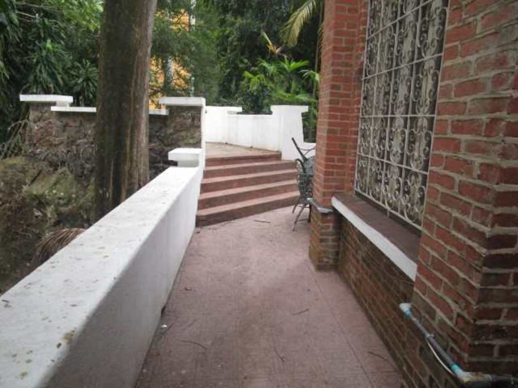 Flat urban land parcel near Metro station ideal for tower development Panama