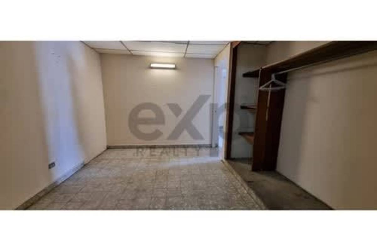 Small closet or storage room with tile floor in Villa Rica Pueblo Nuevo Panama