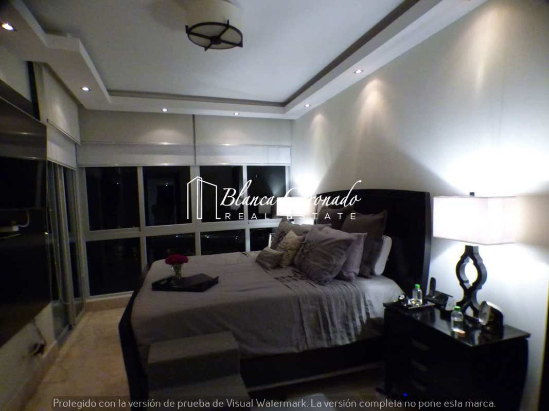 Fully equipped kitchen with granite countertops, wood cabinets at PH Ocean Sky Coco del Mar Panama