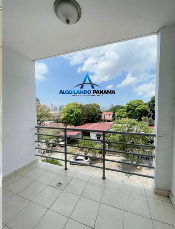 Spacious living room with ceiling fans, ceramic floors, access to balcony Betania Panama