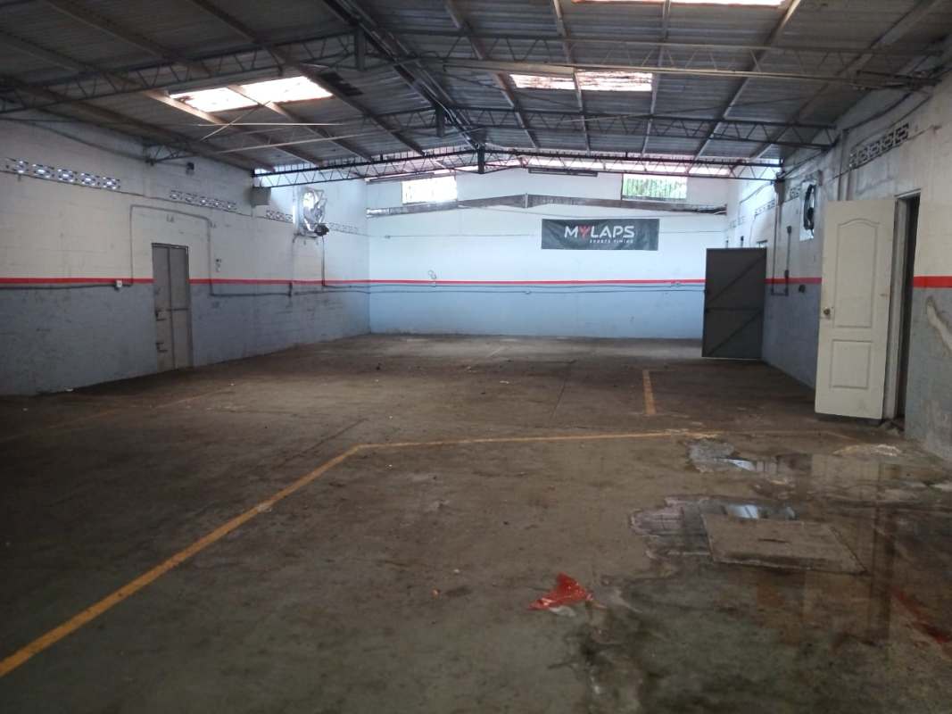 Large secure warehouse available for rent in Fernandez de Cordoba Pueblo Nuevo Panama
