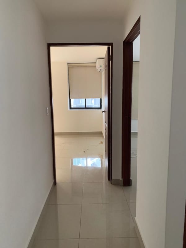 Kitchen with granite countertops, gas stove, ample cabinets PH Royal Princess apartment Panama City