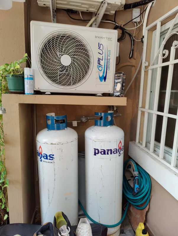 Gazebo barbecue area with Argentine grill and hood extractor Villas del Golf Panama