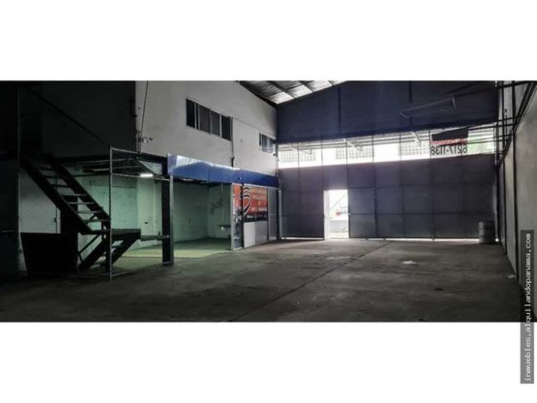 Spacious warehouse interior with loading bay and high ceiling in industrial park Panama City