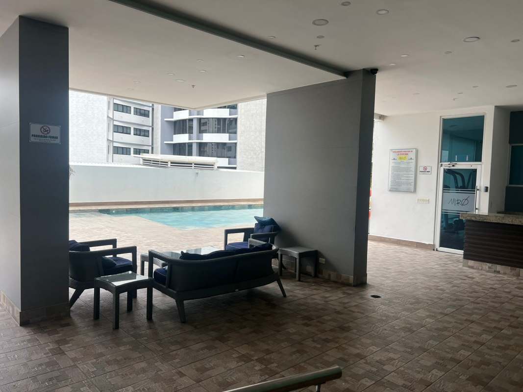 Outdoor swimming pool with sun deck in PH Miro Obarrio Panama City