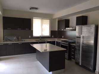 Spacious master bedroom with ensuite bathroom and garden views in River Valley Tower 7 Panama Pacifico