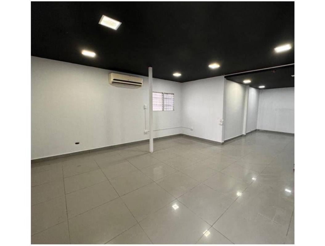 Warehouse for lease with commercial signage space in East Panama