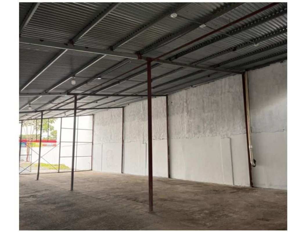 Exterior of warehouse complex with parking area in Panama