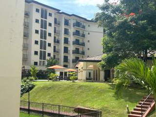 Apartment for Sale in Clayton - 3 bedrooms