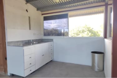 Independent studio-style level with glass walls and mountain views in Nueva Gorgona Panama