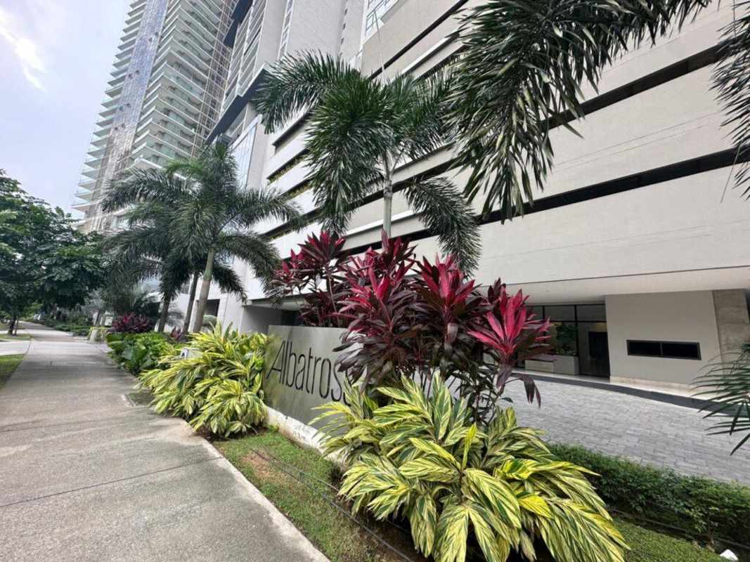 Modern high-rise exterior with luxury covered entrance at PH Albatross in Santa María Panama City