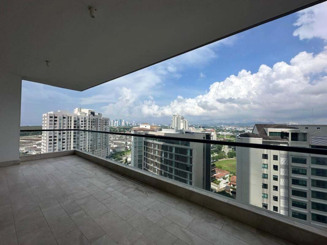 Modern bathroom with double vanity marble finishes glass shower in PH Albatross Panama