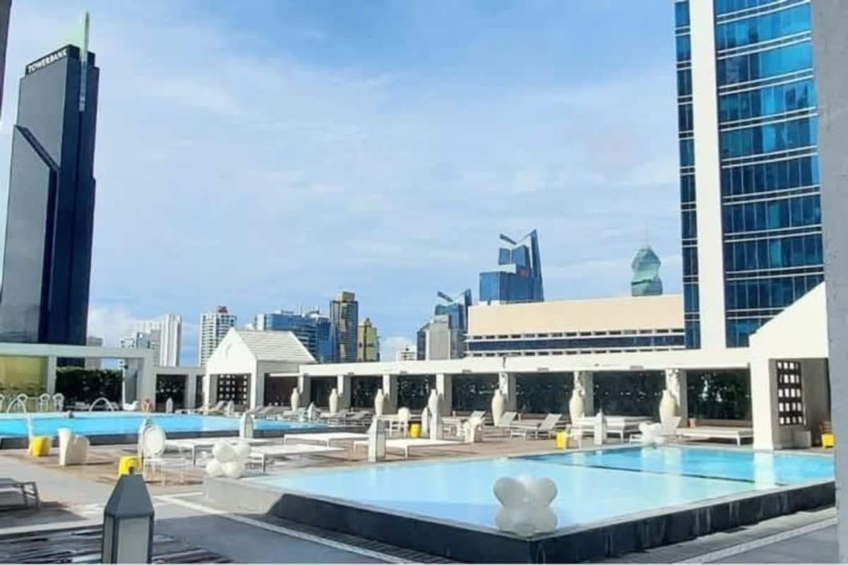 Stunning infinity pools overlooking ocean and city skyline at PH Yoo Panama