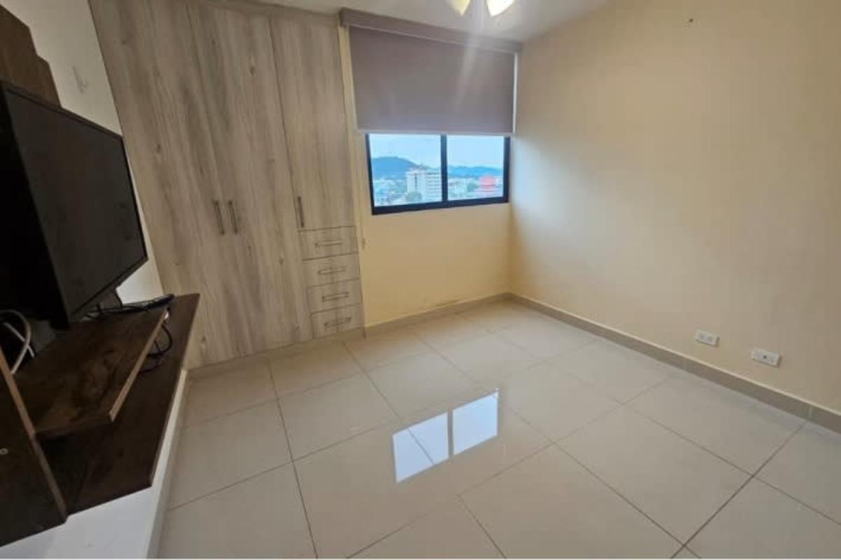 Large living room with floor to ceiling windows and ocean views in PH Vista Balboa Bella Vista