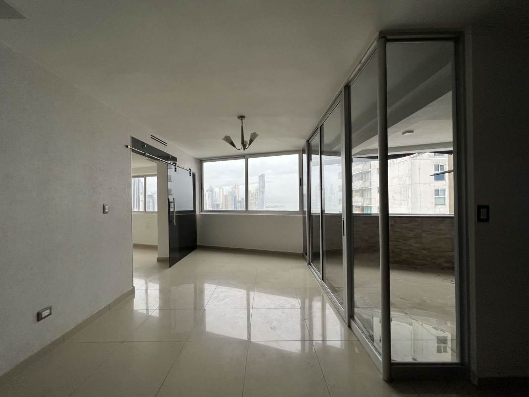 Bright foyer and staircase area duplex apartment PH Sky Tower Avenida Balboa