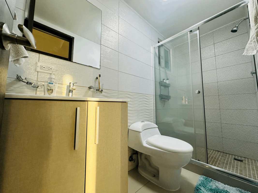 Eco-Friendly 2BR Apartment PH Torre Delta Vista Hermosa