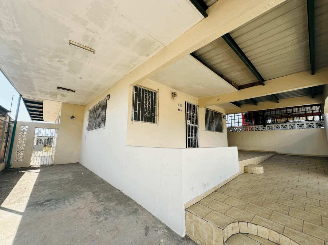 Spacious 3BR House with Yard & Terrace in Juan Diaz in Panama - View 3
