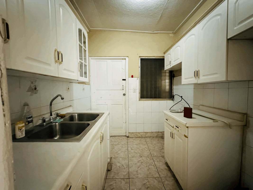 Spacious 3BR House with Yard & Terrace in Juan Diaz in Panama - View 6