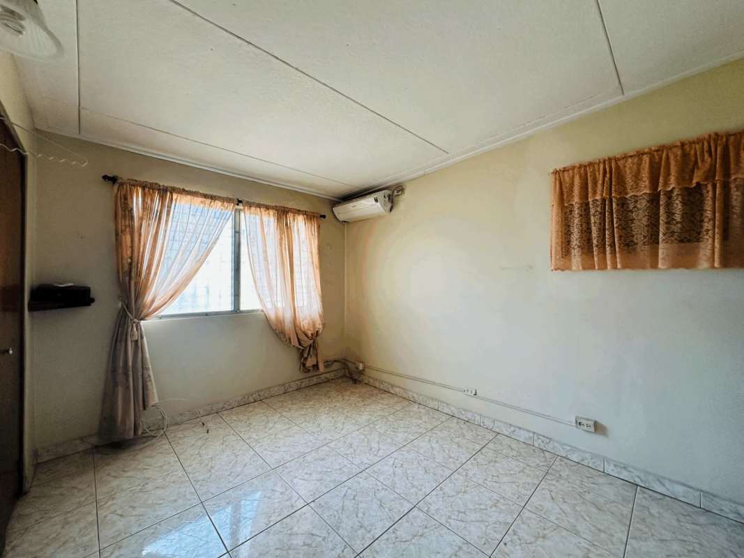 Spacious 3BR House with Yard & Terrace in Juan Diaz in Panama - View 5