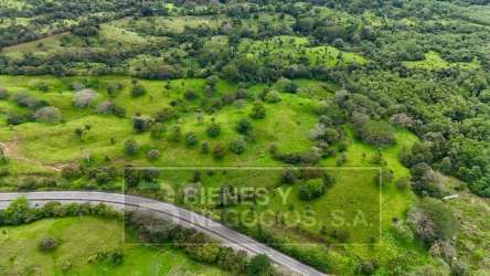 Vast titled ranch property with open grazing fields and rolling hills Panama