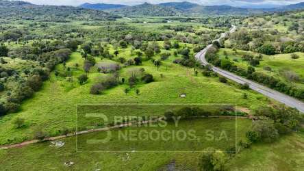 Large agricultural ranch estate with improved pastures along Pan-American highway San Lorenzo Chiriquí Panama