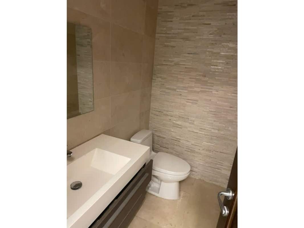 Modern bedroom with built-in closets, AC unit, minimalist design PH Punta Paitilla