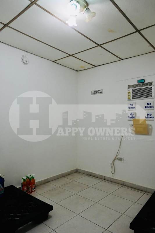 Steel shelving industrial warehouse with concrete floors for commercial use Pueblo Nuevo Panama