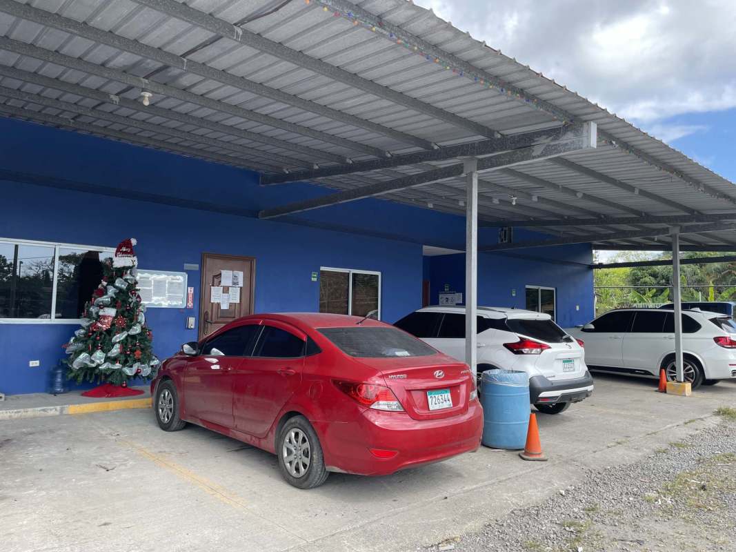 Interior office reception and workstations commercial property Cerro Viento Panama for sale