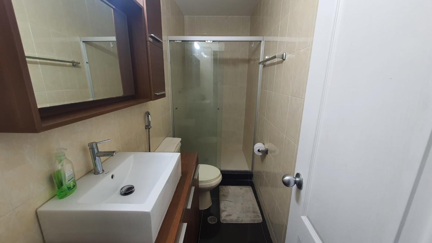 Remodeled 2BR Apartment in Majestic Gardens Edison Park