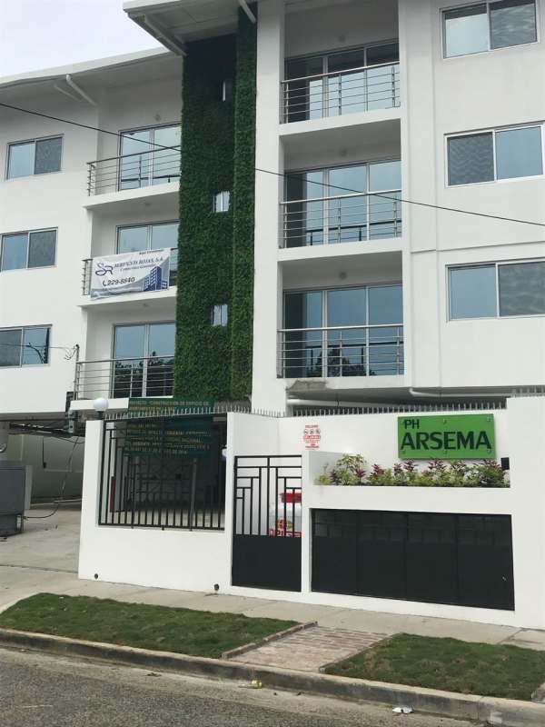 Bright hallway with tile floors in PH Arsema apartment Betania Panama