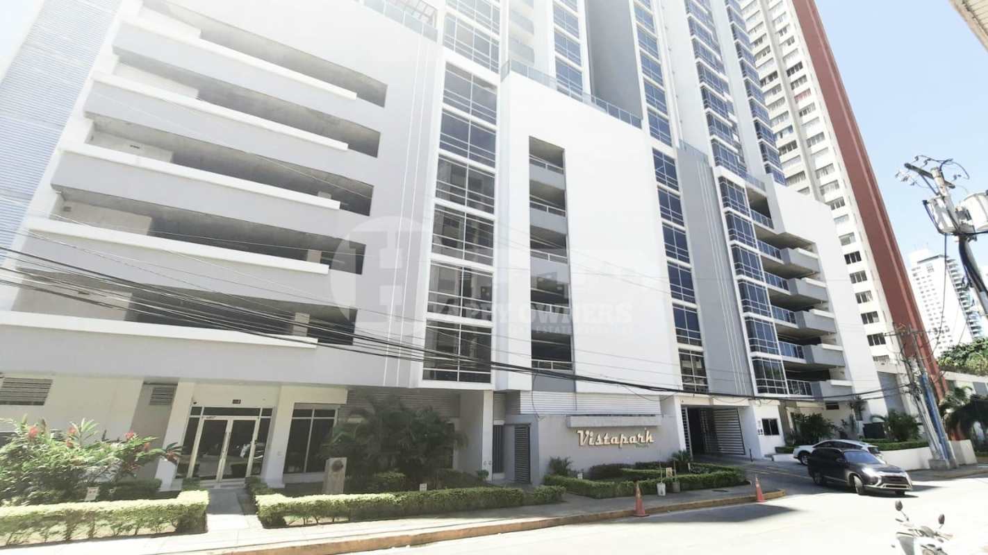 Exterior facade of PH Vista Park high-rise condo with balconies in San Francisco Panama