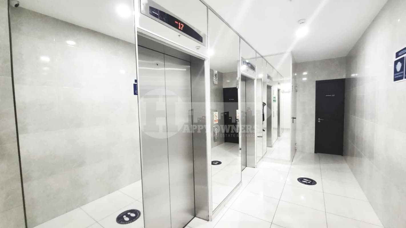 Aerial view rooftop pool jacuzzi lounge and pergola PH Vista Park San Francisco Panama