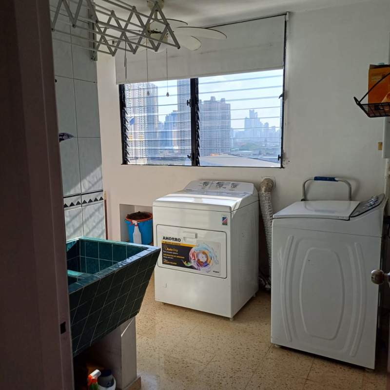 Bright bedroom with windows city views ceiling fan PH Grand View Tower San Francisco Panama