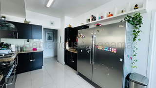 Apartment for Sale in San Francisco - 3 bedrooms