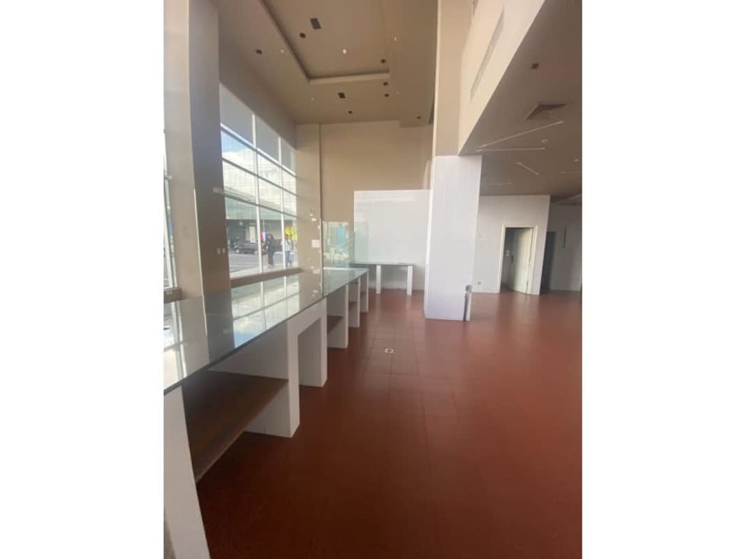 Restroom with tile walls and floor inside commercial property for rent Panama City