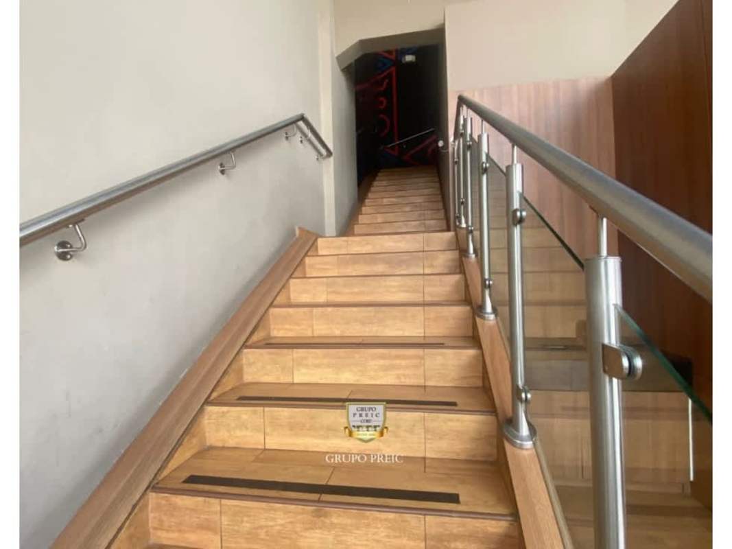 Empty commercial unit with glass front facade in popular plaza Via Fernandez de Cordova Panama City