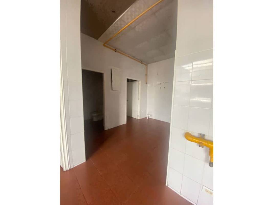 Empty interior with utility access and tiled walls rental plaza Via Fernandez de Cordova Panama