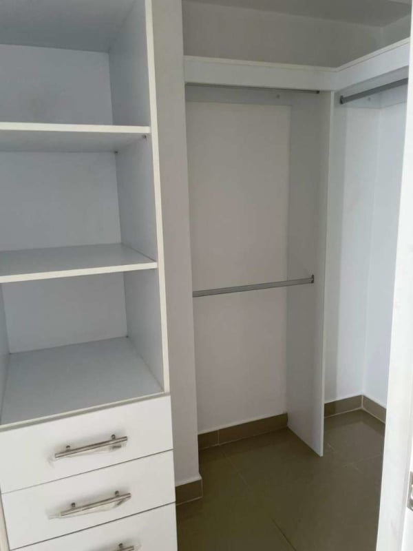 Built-in wardrobe for storage PH San Francisco Bay Tower 600 Panama City