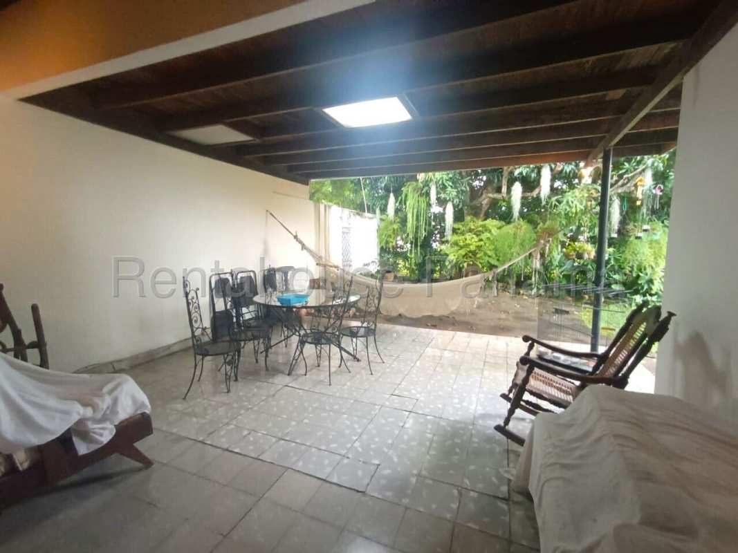 Spacious House with Garden in San Francisco City Center