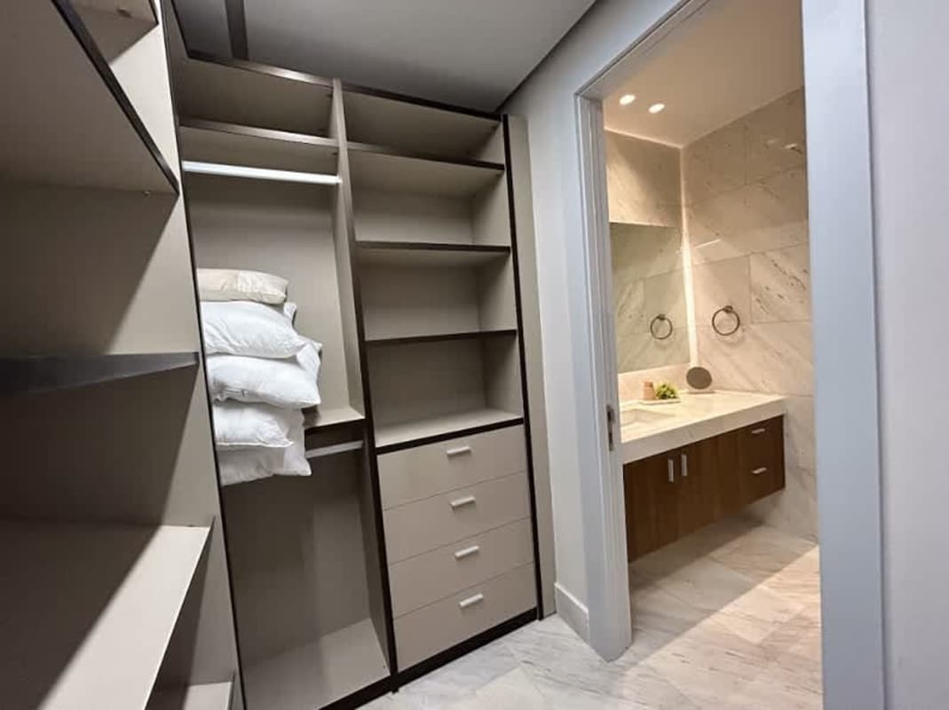 Spacious bedroom with panoramic ocean views PH The Towers Punta Paitilla Panama