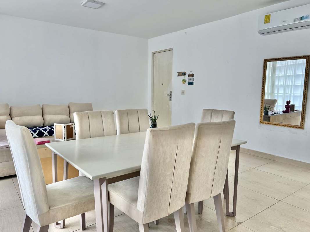 Contemporary kitchen with granite countertops, stove, refrigerator in PH Vista Balboa Avenida Balboa Panama City